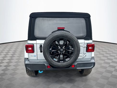 Used 2022 Jeep Wrangler Unlimited Sahara image 7