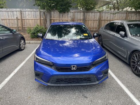 Used 2024 Honda Civic Sport image 2