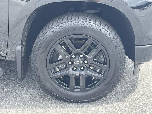 Used 2023 Chevrolet Silverado 1500 Custom w/ 2.7L Blackout Package AWD/4WD image 10