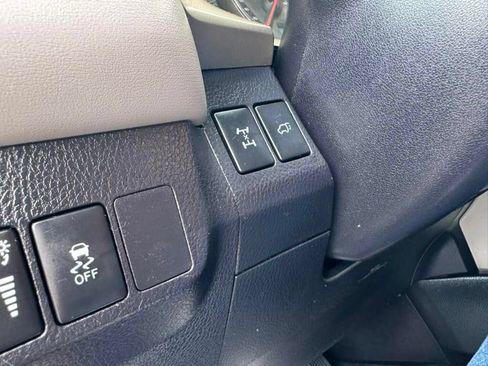 Used 2014 Toyota RAV4 Limited AWD/4WD image 19