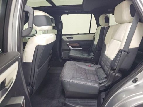 Used 2025 Toyota Sequoia Capstone AWD/4WD image 7