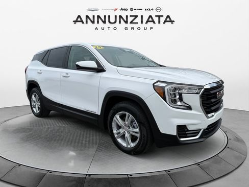 Used 2024 GMC Terrain SLE image 7