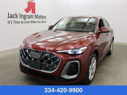 New 2025 Audi Q5 Prestige image 1