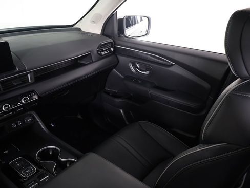 Used 2025 Honda Pilot Elite image 42
