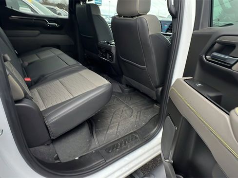 Used 2024 Chevrolet Silverado 1500 ZR2 w/ Technology Package image 19