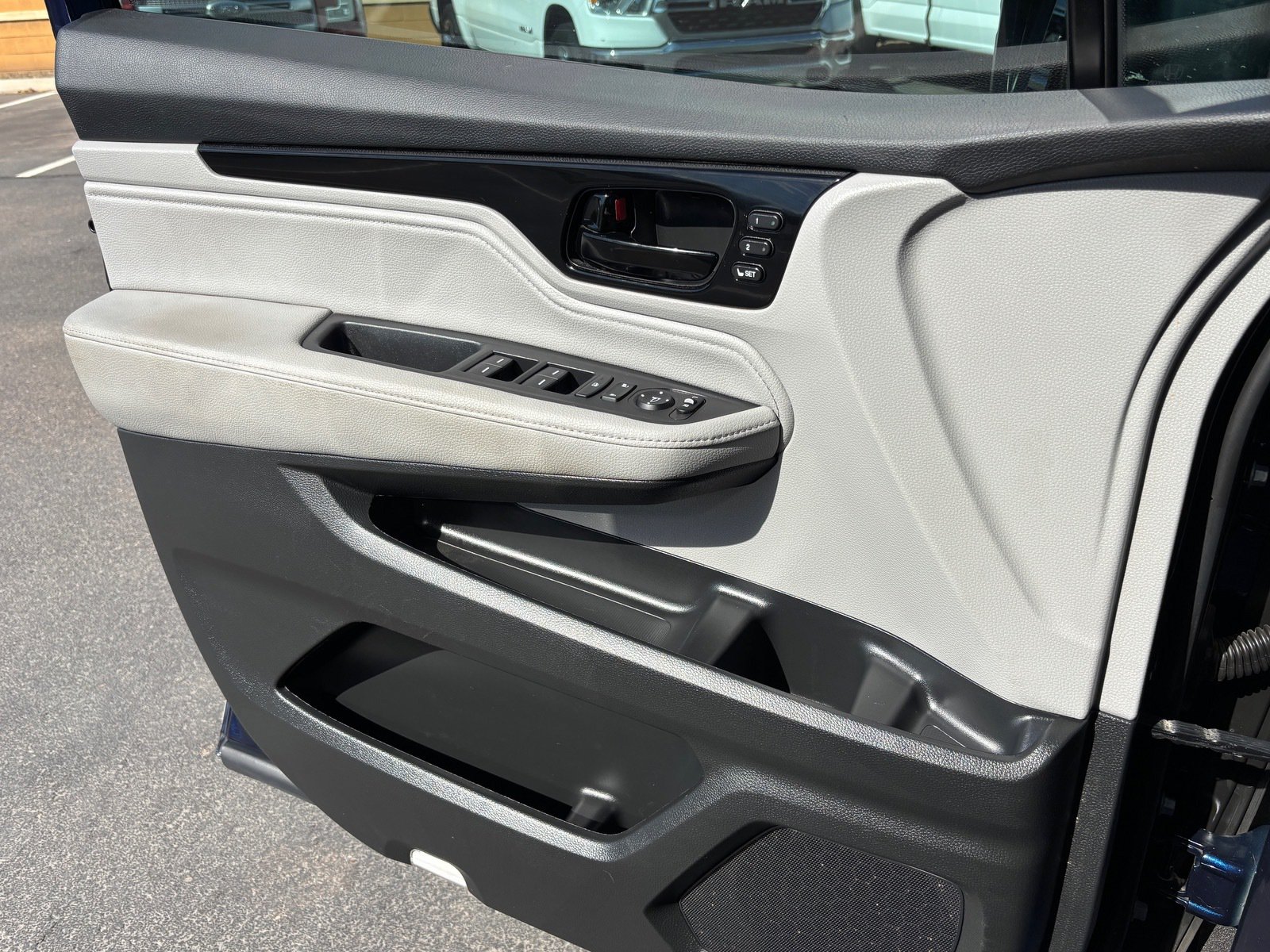 Used 2023 Honda Odyssey Touring image 11