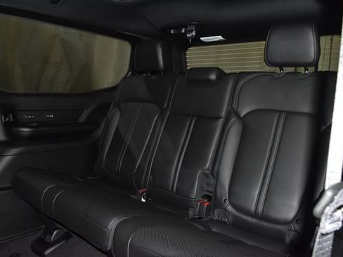 New 2026 Jeep Grand Wagoneer 4WD image 38