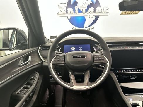 New 2026 Jeep Grand Cherokee Altitude image 13