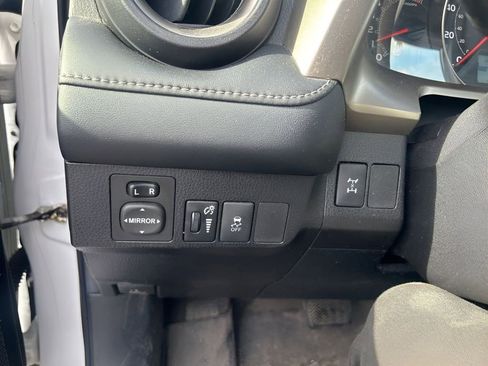Used 2014 Toyota RAV4 XLE image 22