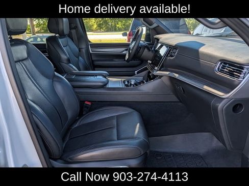 Used 2024 Jeep Wagoneer L Series II w/ Flexible Seating Group RWD image 34