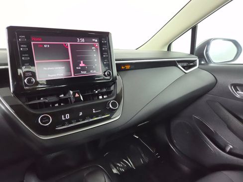 Used 2021 Toyota Corolla LE FWD image 24