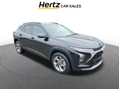 Used 2025 Chevrolet Trax LT w/ LT Convenience Package image 1