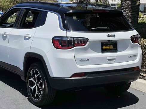 Used 2025 Jeep Compass Limited AWD/4WD image 55