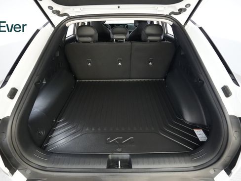Used 2025 Kia EV6 Light RWD image 8