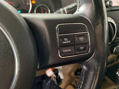 Used 2015 Jeep Wrangler Unlimited Sahara w/ Connectivity Group image 12