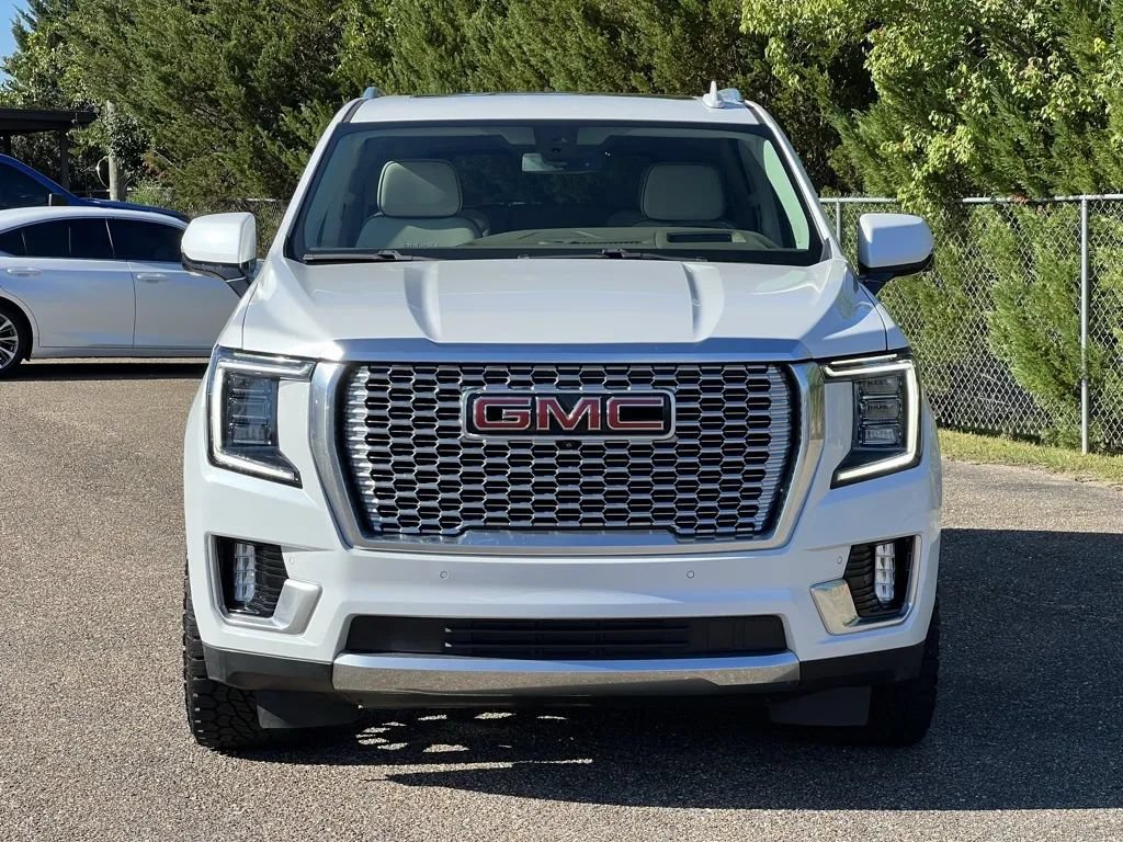 Used 2022 GMC Yukon Denali AWD/4WD image 4