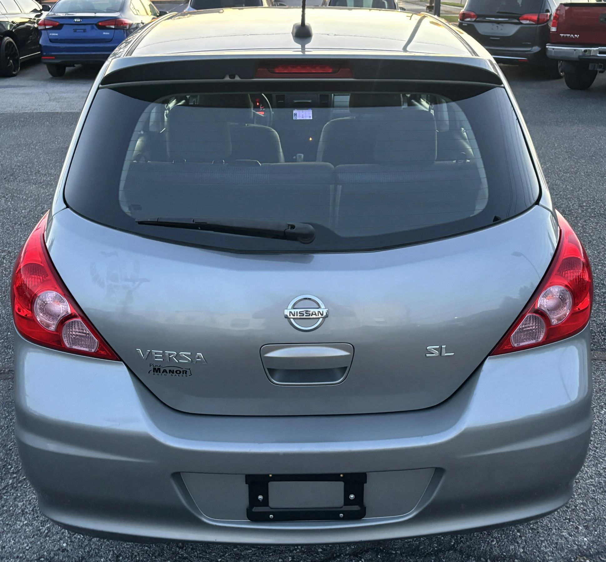 Used 2011 Nissan Versa Hatchback w/ Navigation/Satellite Pkg FWD image 24
