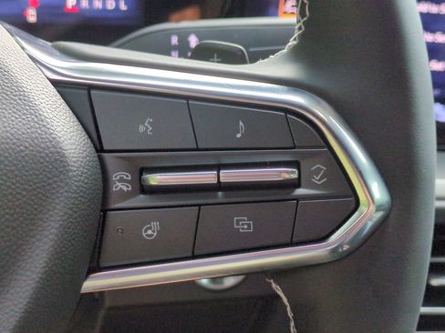 New 2027 Chevrolet Traverse LT w/ Midnight/Sport Edition FWD image 18