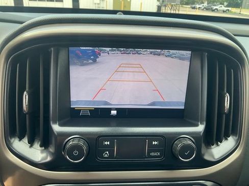 Used 2020 Chevrolet Colorado Z71 AWD/4WD image 16