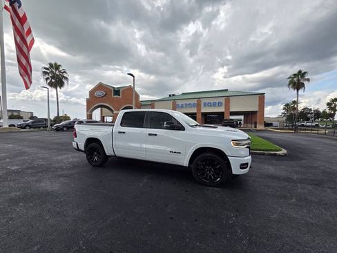 Used 2025 RAM 1500 Limited AWD/4WD image 2