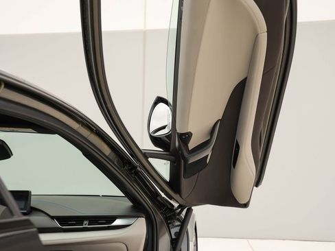 Used 2016 BMW i8 AWD/4WD image 18