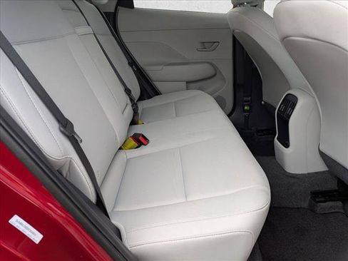 Used 2025 Hyundai Kona SEL image 18