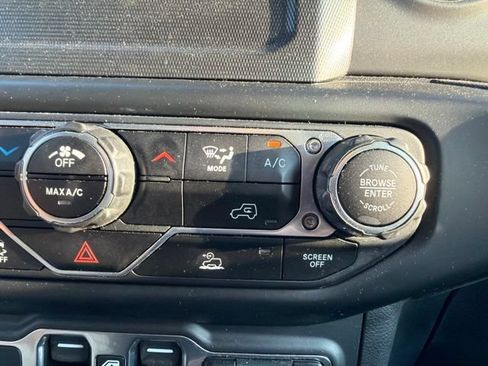 Used 2023 Jeep Wrangler Unlimited Sport AWD/4WD image 29