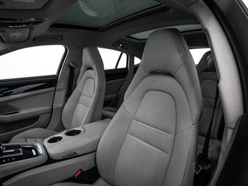 Certified 2017 Porsche Panamera image 21