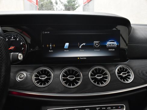 Used 2018 Mercedes-Benz E 400 4MATIC Coupe image 31