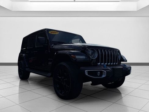 Used 2023 Jeep Wrangler Unlimited Sahara w/ Cold Weather Group AWD/4WD image 7
