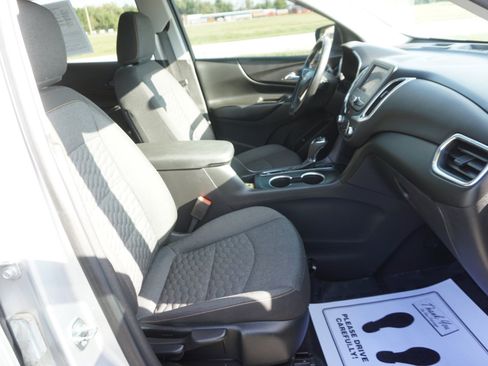 Used 2021 Chevrolet Equinox LT image 23