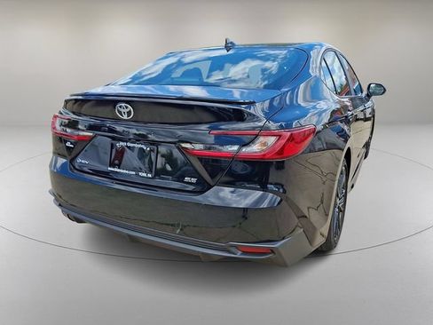 Used 2025 Toyota Camry SE FWD image 10