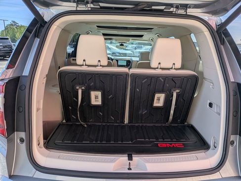 Certified 2023 GMC Acadia Denali w/ Denali Ultimate Package FWD image 26