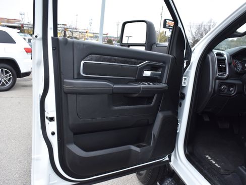 Used 2024 RAM 2500 Big Horn w/ Night Edition image 23