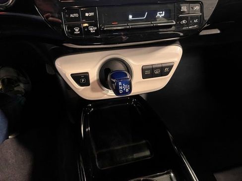 Used 2017 Toyota Prius Prime Plus image 28