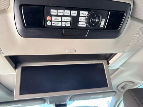 Used 2015 Honda Odyssey Touring Elite image 38