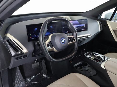 Used 2024 BMW iX xDrive50 w/ Sport Package AWD/4WD image 7