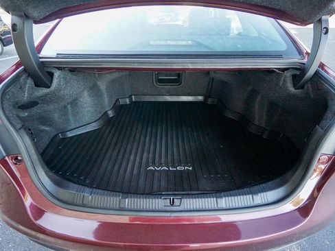 Used 2017 Toyota Avalon Touring image 34