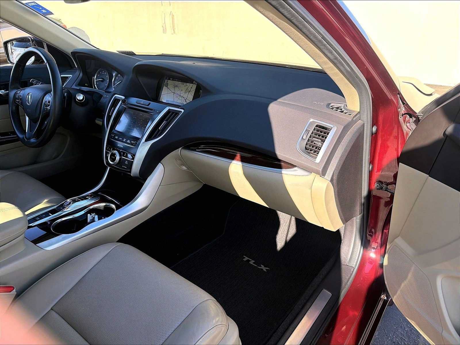 Used 2015 Acura TLX w/ Technology Package FWD image 17