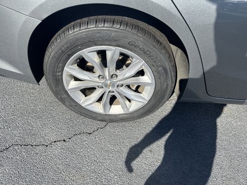 Used 2024 Chevrolet Malibu LT image 11