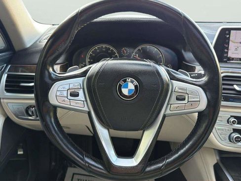 Used 2016 BMW 750i xDrive image 28