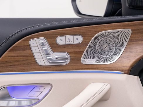 New 2026 Mercedes-Benz GLS 580 4MATIC image 15