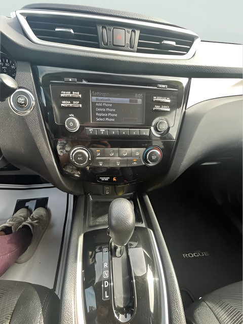 Used 2016 Nissan Rogue SV AWD/4WD image 19