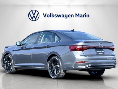 New 2026 Volkswagen Jetta SE image 3