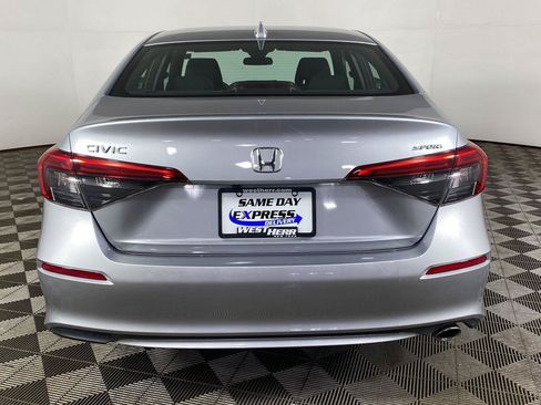 Used 2023 Honda Civic Sport image 6