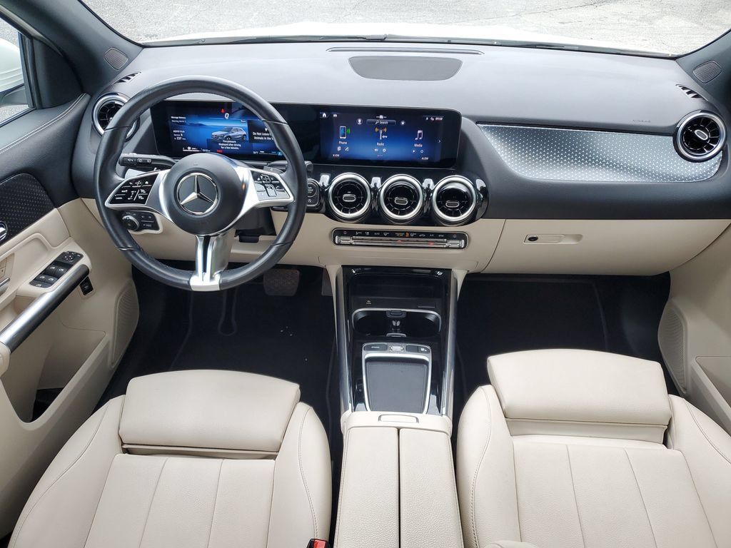 Used 2025 Mercedes-Benz GLA 250 4MATIC image 19