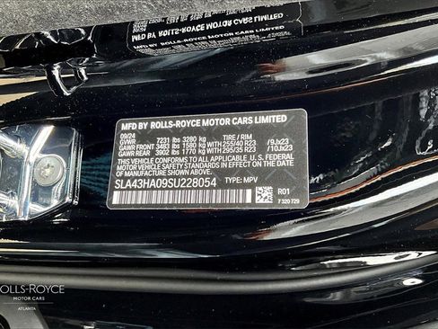 Certified 2025 Rolls-Royce Cullinan Black Badge image 28