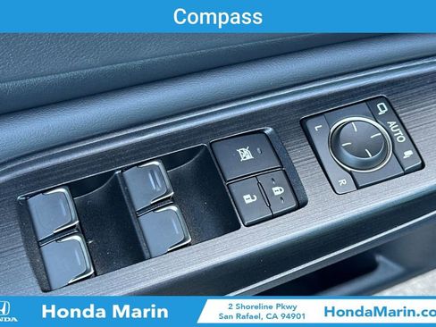 Used 2021 Lexus ES 300h w/ Premium Package image 14