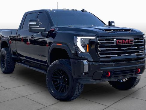 Used 2024 GMC Sierra 2500 AT4 w/ AT4 Premium Plus Package AWD/4WD image 3
