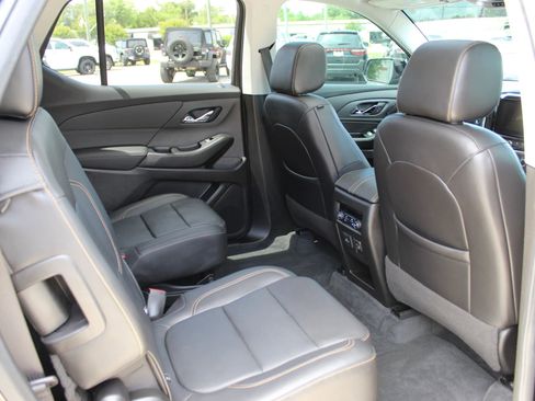 Used 2021 Chevrolet Traverse Premier w/ Redline Edition FWD image 27